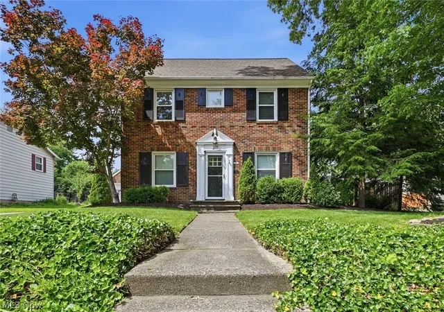 Homes for sale in North Canton, OH | 217 Cordelia St Sw, North Canton, OH 44720 | MLS# 5218181