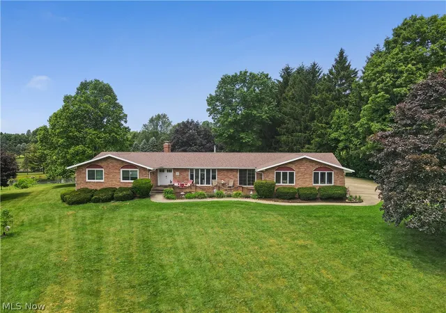 Homes for sale in Mogadore, OH | 1761 May Rd, Mogadore, OH 44260 | MLS# 5218066