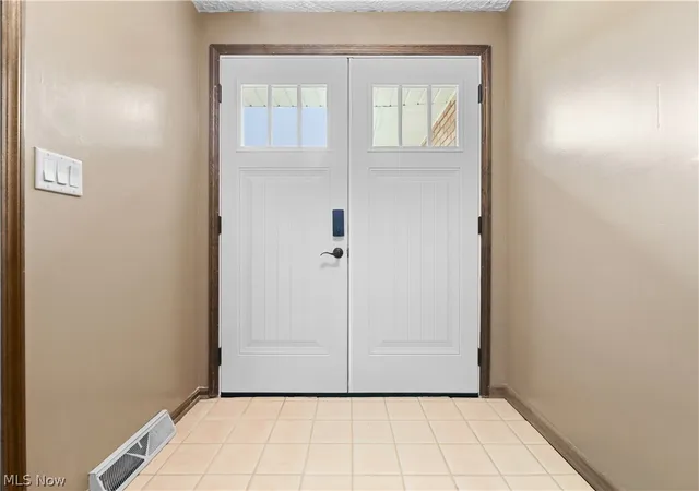 Homes for sale in Mogadore, OH | 1761 May Rd, Mogadore, OH 44260 | MLS# 5218066