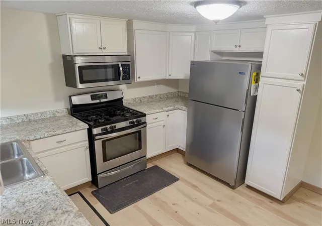 Photo 4 of Sale Pending at 2807 Warren Burton Rd, Southington, OH 44470 | MLS# 5206037 | Listing updated on 2026-06-13