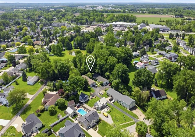 Listing Photo 2 - Condo for sale in building located at 126 Mckinley St, Huron, OH 44839 - Unit #A/B