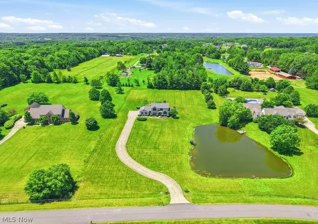 Photo 2 of Single family home for sale at 2285 Thoroughbred Dr, Wadsworth, OH 44281 | MLS# 5217956 | Listing updated on 2026-08-04
