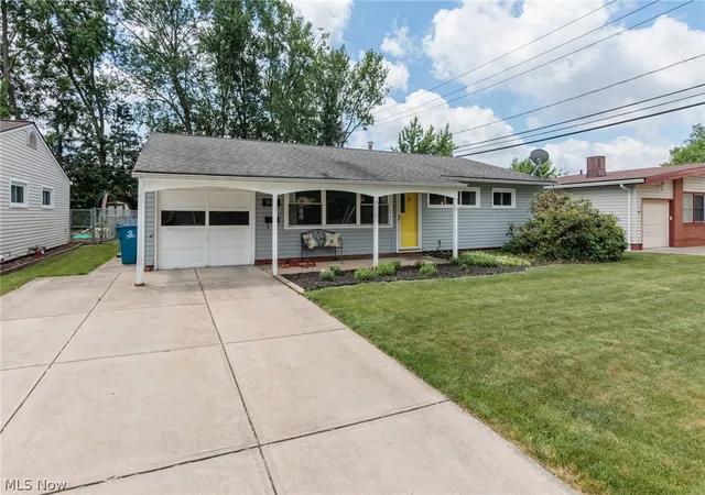 Homes for sale in Parma Heights, OH | 11901 Appleton Dr, Parma Heights, OH 44130 | MLS# 5217562