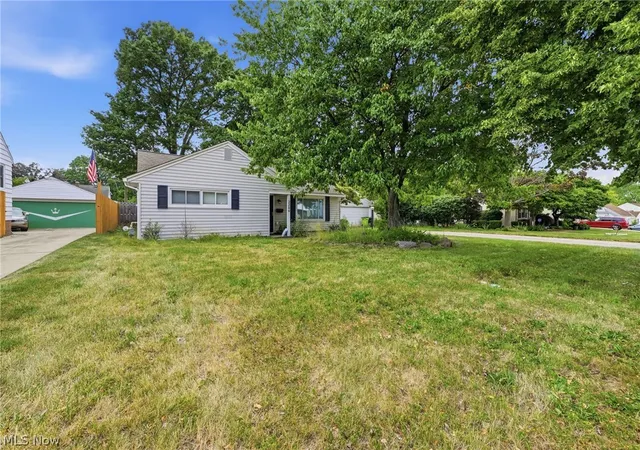 Photo 2 of Single family home for sale at 2200 Buena Vista Dr, Wickliffe, OH 44092 | MLS# 5218372 | Listing updated on 2026-08-27