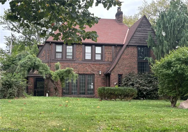 Homes for sale in Shaker Heights, OH | 3113 Ludlow Rd, Shaker Heights, OH 44120 | MLS# 5218218