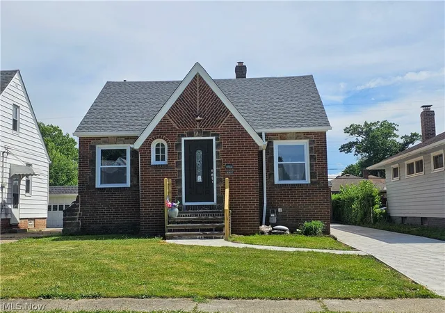 Homes for sale in Parma, OH | 6307 Westlake Ave, Parma, OH 44129 | MLS# 5218331