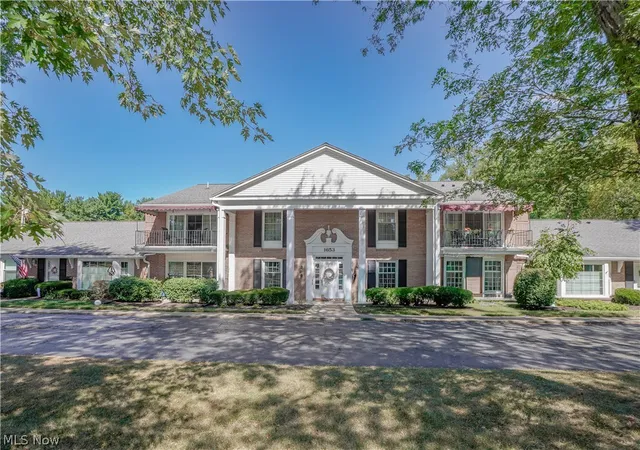 Homes for sale in North Canton, OH | 1653 Greenway Rd Se #202, North Canton, OH 44709 | MLS# 5218397