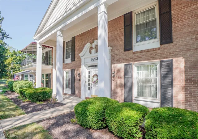 Homes for sale in North Canton, OH | 1653 Greenway Road, North Canton, OH 44709 | Houzeo