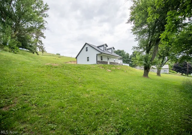 Homes for sale in Dover, OH | 2925 State Route 516 Nw, Dover, OH 44622 | MLS# 5218113