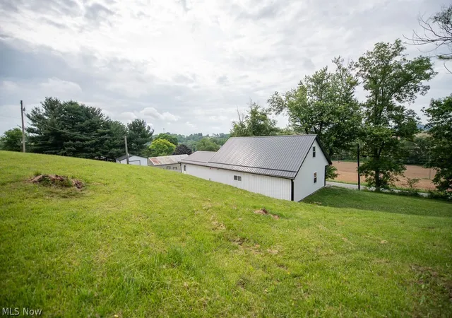Homes for sale in Dover, OH | 2925 State Route 516 Nw, Dover, OH 44622 | MLS# 5218113