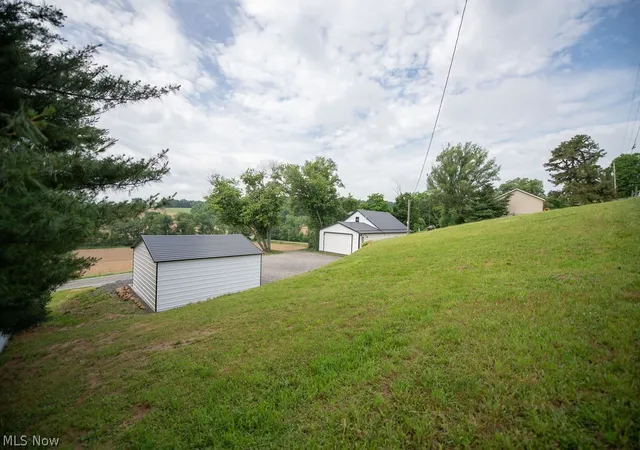 Homes for sale in Dover, OH | 2925 State Route 516 Nw, Dover, OH 44622 | MLS# 5218113