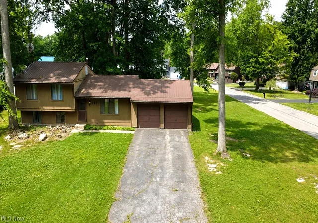 1st image of 117 Dennis Dr, Cortland, OH 44410 | MLS# 5217447