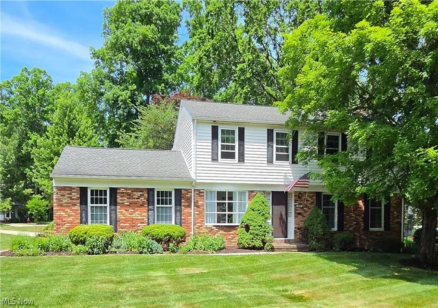 Homes for sale in Brecksville, OH | 9563 Whitewood Rd, Brecksville, OH 44141 | MLS# 5213055