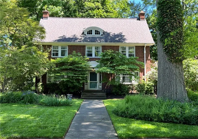 Homes for sale in Cleveland Heights, OH | 1327 Oakridge Dr, Cleveland Heights, OH 44121 | MLS# 5207667