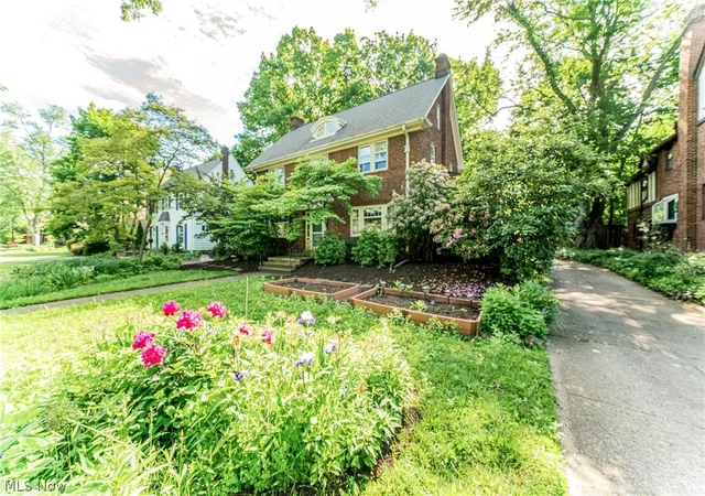 Homes for sale in Cleveland Heights, OH | 1327 Oakridge Dr, Cleveland Heights, OH 44121 | MLS# 5207667