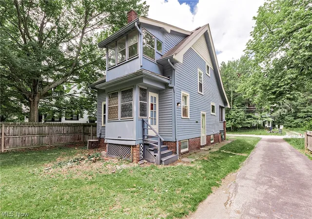 Photo 3 of Single family home for sale at 779 Woodview Rd, Cleveland, OH 44121 | MLS# 5218460 | Listing updated on 2026-07-02