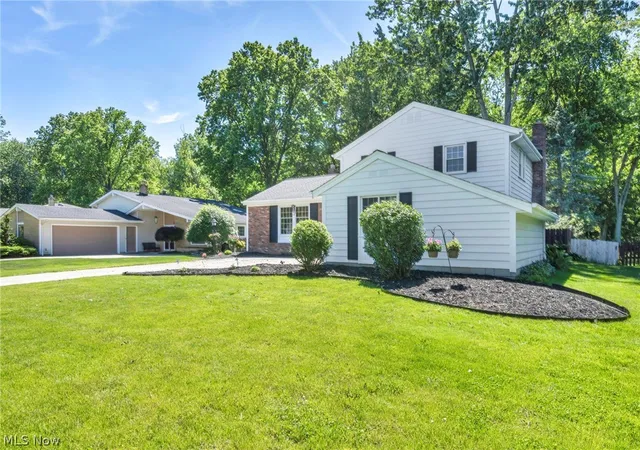 Photo 3 of Sale Pending at 6424 Brighton Dr, North Olmsted, OH 44070 | MLS# 5218467 | Listing updated on 2026-06-23