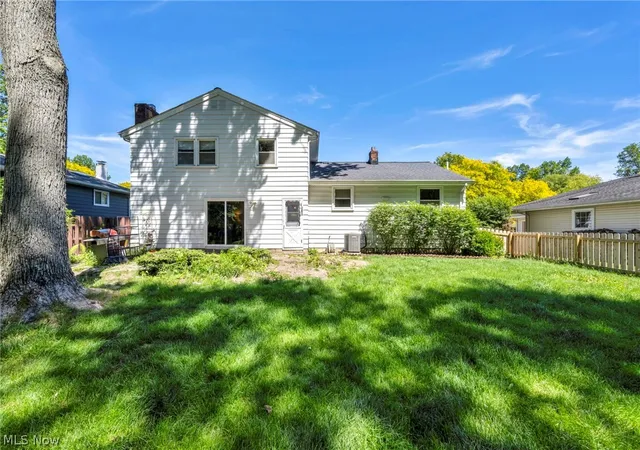Photo 4 of Sale Pending at 6424 Brighton Dr, North Olmsted, OH 44070 | MLS# 5218467 | Listing updated on 2026-06-23