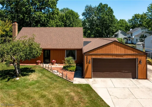 Homes for sale in Sheffield Village, OH | 2565 Abbe Rd, Sheffield Village, OH 44054 | MLS# 5218479