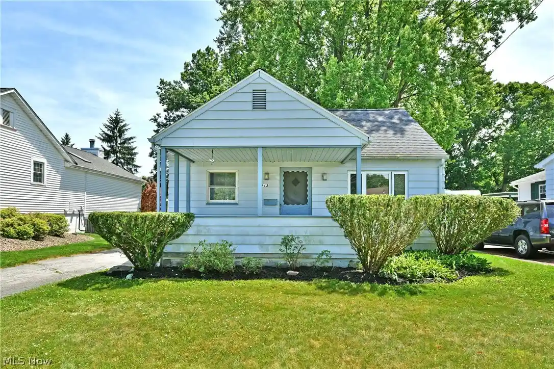 Photo 1 of Single family home for sale at 113 Massachusetts Ave, Youngstown, OH 44514 | MLS# 5218449 | Listing updated on 2026-10-22