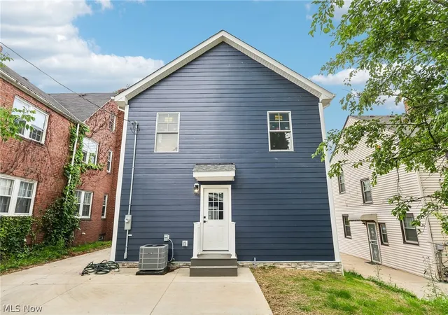 Homes for sale in Shaker Heights, OH | 3621 Glencairn Rd, Shaker Heights, OH 44122 | MLS# 5218017