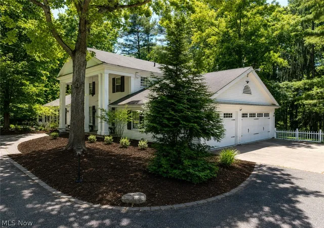 Homes for sale in Brecksville, OH | 10124 Barr Rd, Brecksville, OH 44141 | MLS# 5218518
