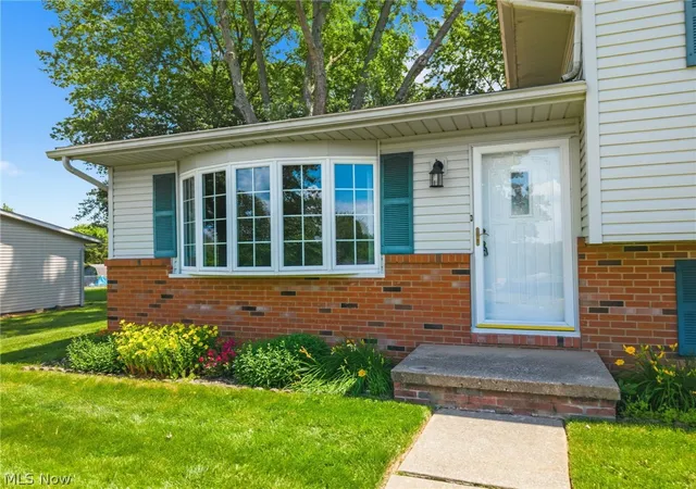 Photo 4 of Sale Pending at 8540 Morrilton Cir NW, North Canton, OH 44720 | MLS# 5218266 | Listing updated on 2026-08-04