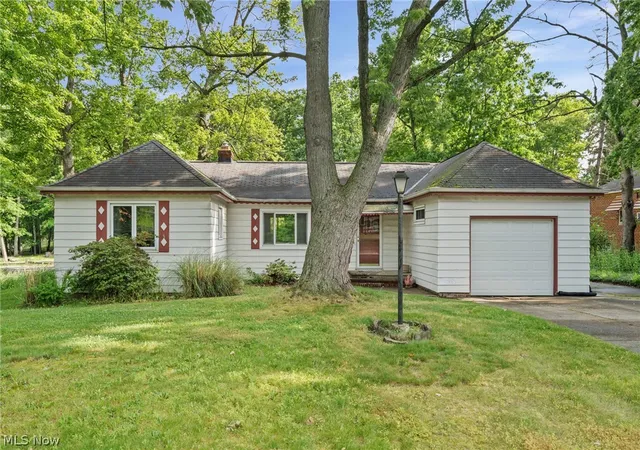 Homes for sale in Parma, OH | 4714 W Ridgewood Dr, Parma, OH 44134 | MLS# 5218071