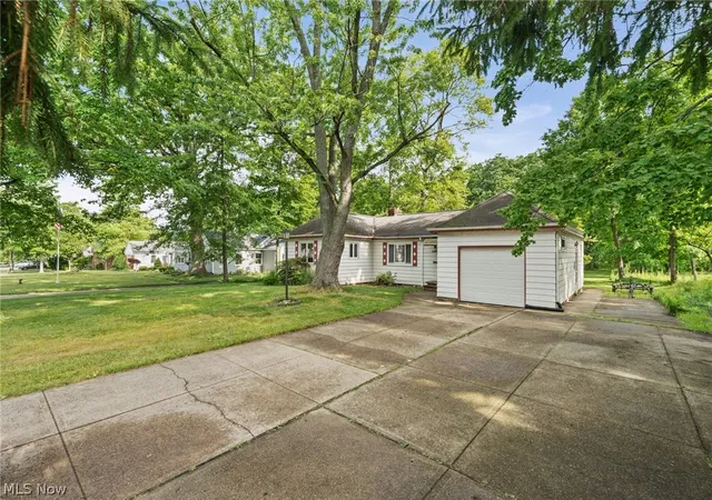 Homes for sale in Parma, OH | 4714 W Ridgewood Dr, Parma, OH 44134 | MLS# 5218071