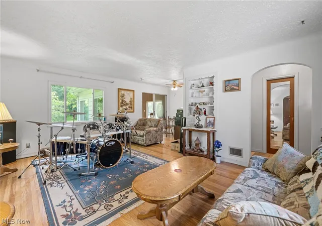 Homes for sale in Parma, OH | 4714 W Ridgewood Dr, Parma, OH 44134 | MLS# 5218071