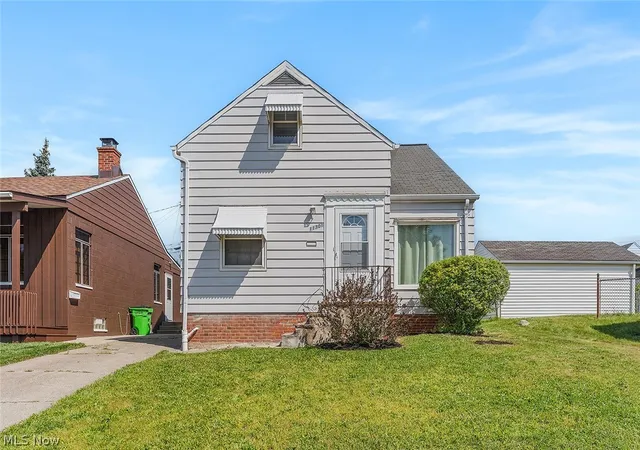 Homes for sale in Garfield Heights, OH | 11301 Mountview Ave, Garfield Heights, OH 44125 | MLS# 5216668