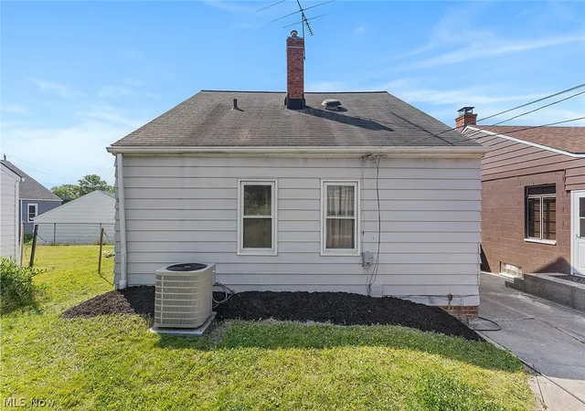 Homes for sale in Garfield Heights, OH | 11301 Mountview Ave, Garfield Heights, OH 44125 | MLS# 5216668