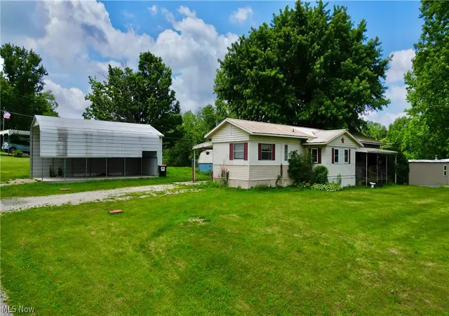 Homes for sale in Zanesville, OH | 875 Mobile Dr, Zanesville, OH 43701 | MLS# 5218200