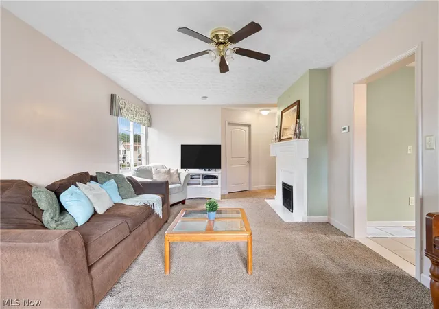 3rd image of 206 Bachtel St Se, North Canton, OH 44720 | MLS# 5218329