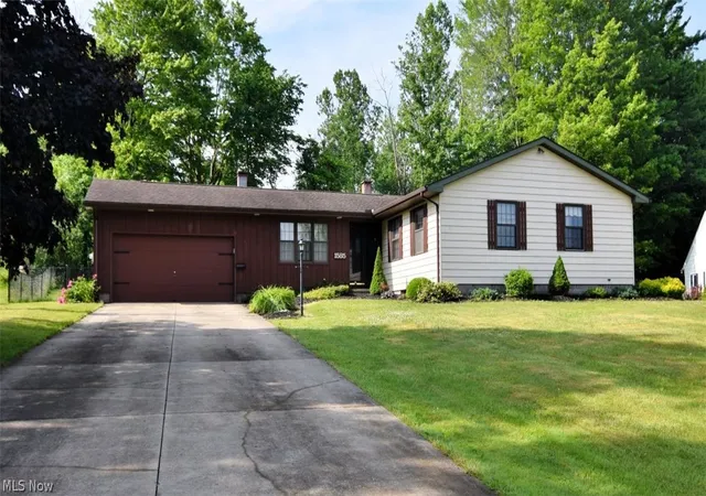 1st image of 1585 Hemlock Dr, Ashtabula, OH 44004 | MLS# 5218543