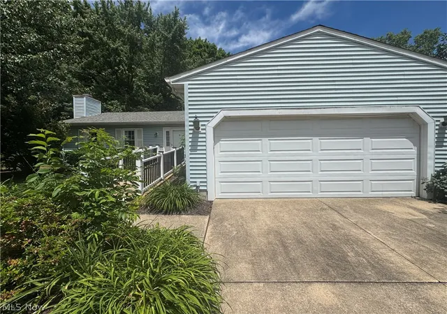 Homes for sale in Streetsboro, OH | 1295 Vantage Wy, Streetsboro, OH 44241 | MLS# 5218515