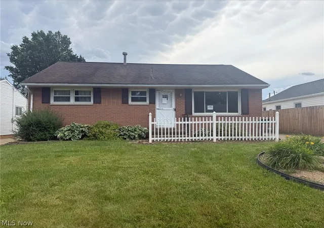1st image of 1606 36th St Ne, Canton, OH 44714 | MLS# 5218586