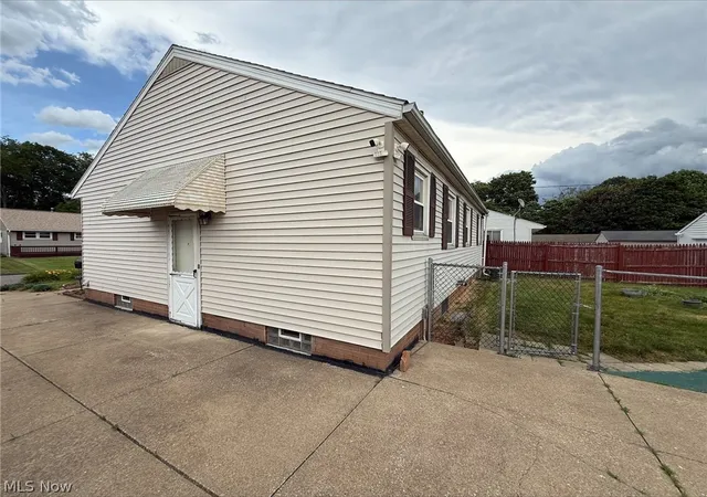 4th image of 1606 36Th St Ne, Canton, OH 44714 | MLS# 5218586