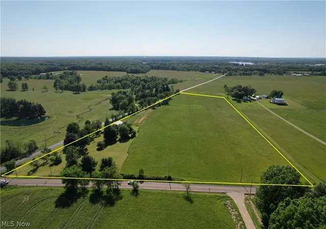Homes for sale in Diamond, OH | 15760 N Palmyra Rd, Diamond, OH 44429 | MLS# 5194063