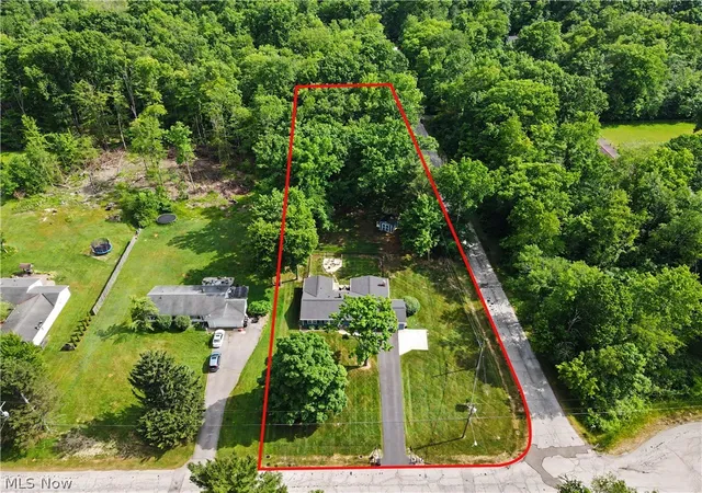 Homes for sale in Aurora, OH | 1223 Aurora Hill Dr, Aurora, OH 44202 | MLS# 5212204