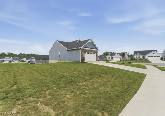 Photo 4 of Sale Pending at 3111 Starlight Cir, Medina, OH 44256 | MLS# 5217802 | Listing updated on 2026-06-26