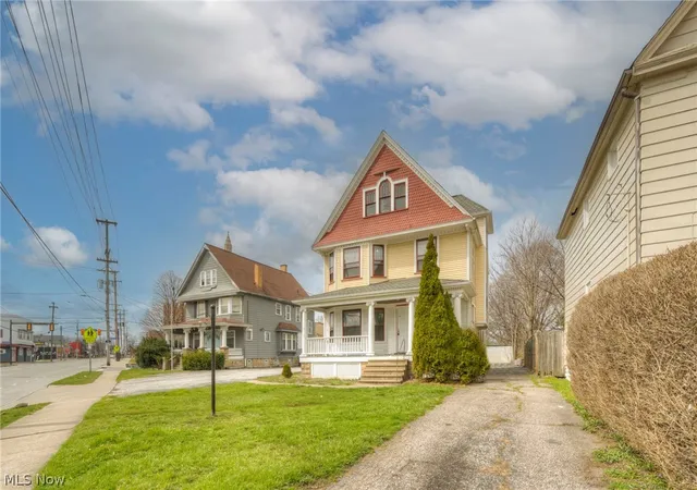 Photo 3 of Single family home for sale at 4432 Pearl Rd, Cleveland, OH 44109 | MLS# 5218610 | Listing updated on 2026-06-16