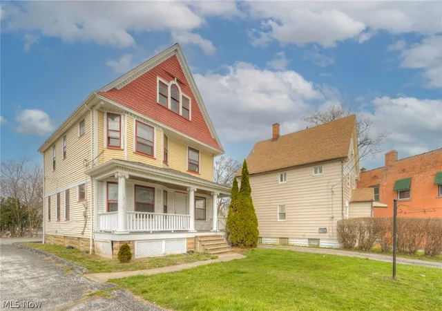 Photo 4 of Single family home for sale at 4432 Pearl Rd, Cleveland, OH 44109 | MLS# 5218610 | Listing updated on 2026-06-16