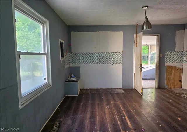 Photo 4 of Single family home for sale at 19418 Meadowlark Ln, Cleveland, OH 44128 | MLS# 5218629 | Listing updated on 2026-10-27