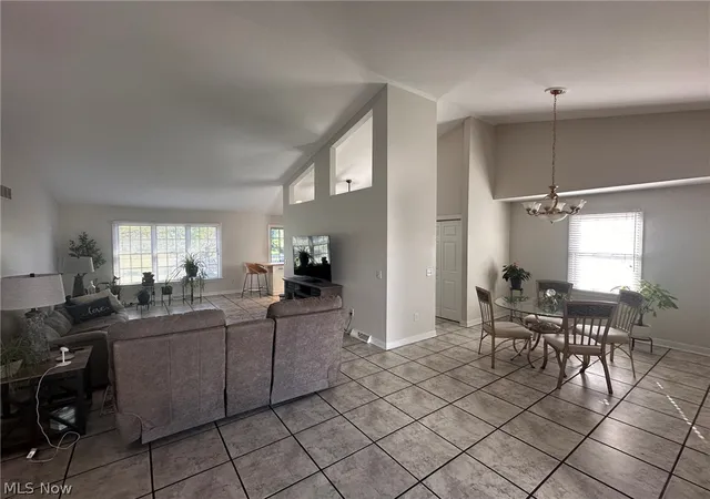 3rd image of 220 Cranberry Ct, Warren, OH 44483 | MLS# 5218352