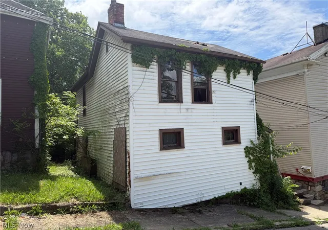 Homes for sale in East Liverpool, OH | 918 Florence St, East Liverpool, OH 43920 | MLS# 5218666