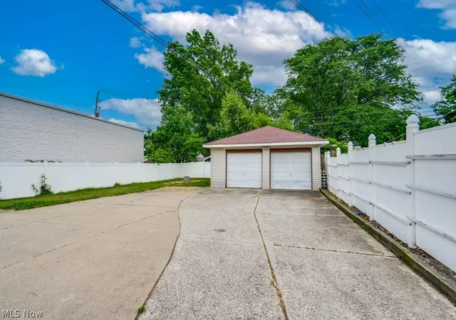 Homes for sale in Parma Heights, OH | 5833 Stumph Rd, Parma Heights, OH 44130 | MLS# 5218458