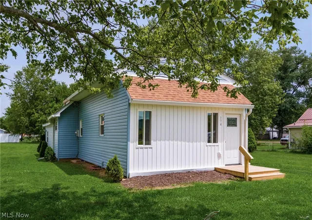 Homes for sale in Frazeysburg, OH | 174 South, Frazeysburg, OH 43822 | MLS# 5218633