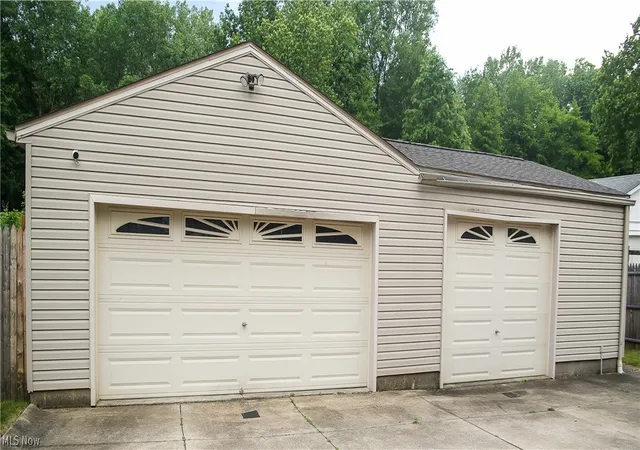 Photo 2 of Sale Pending at 1258 Vane Ave, Akron, OH 44310 | MLS# 5218566 | Listing updated on 2026-08-04