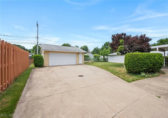 Homes for sale in Mayfield Heights, OH | 1226 Golden Gate Blvd, Mayfield Heights, OH 44124 | MLS# 5218704